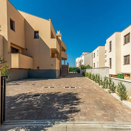 Apartment Dionis 50 Meters From The - By Ta Leut Agency