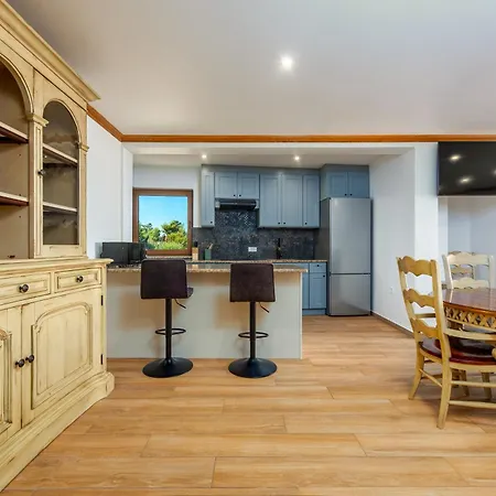Apartment Dionis 50 Meters From The - By Ta Leut Agency