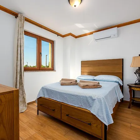 Apartment Dionis 50 Meters From The - By Ta Leut Agency
