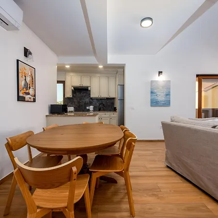 Apartment Dionis 50 Meters From The - By Ta Leut Agency