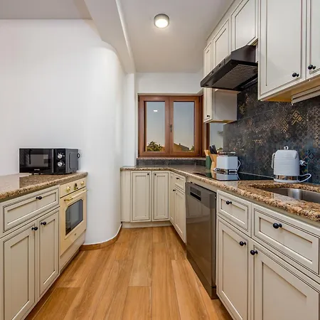 Dionis 50 Meters From The - By Ta Leut Agency Apartment
