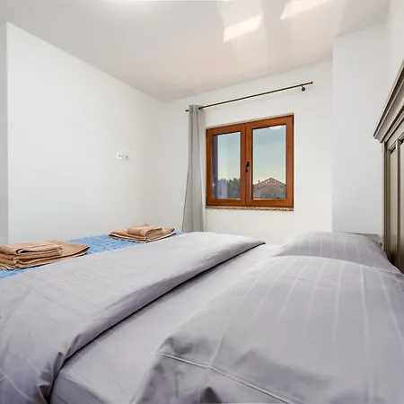 Apartment Dionis 50 Meters From The - By Ta Leut Agency Privlaka (Zadar)