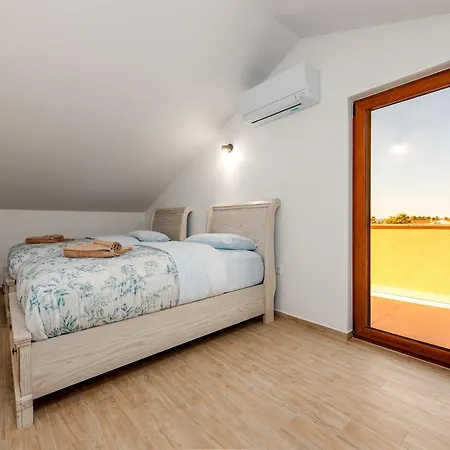 Dionis 50 Meters From The - By Ta Leut Agency Apartment *