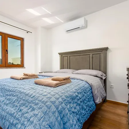 Dionis 50 Meters From The - By Ta Leut Agency Apartment *